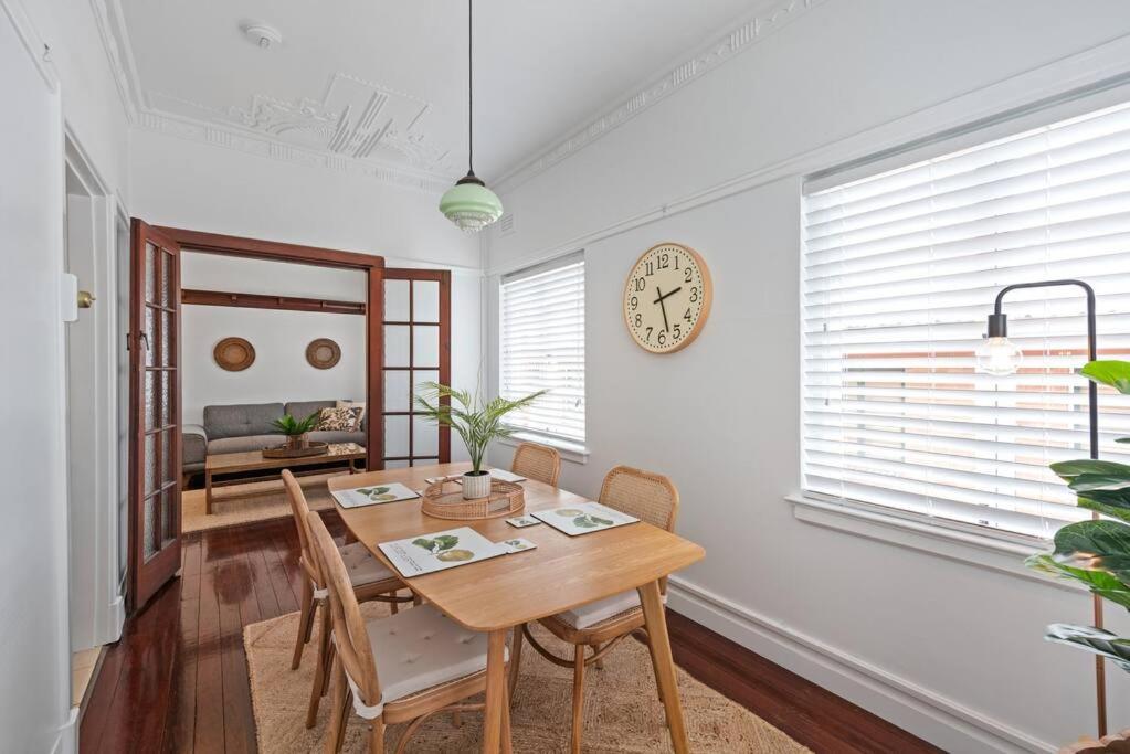 Apartamento Art Deco In Ascot! ~ 2 Bed / 1 Bath / 1 Car Brisbane Exterior foto