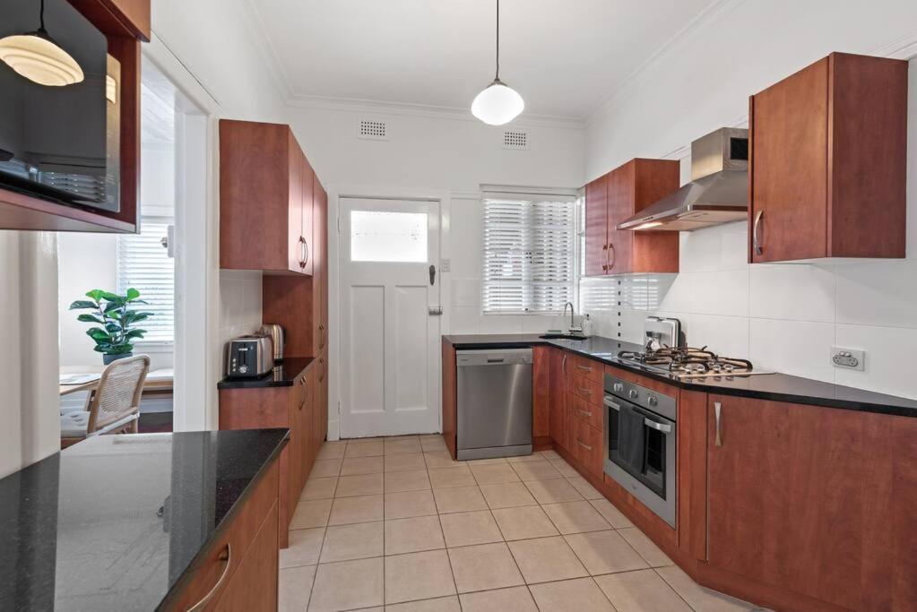 Apartamento Art Deco In Ascot! ~ 2 Bed / 1 Bath / 1 Car Brisbane Exterior foto